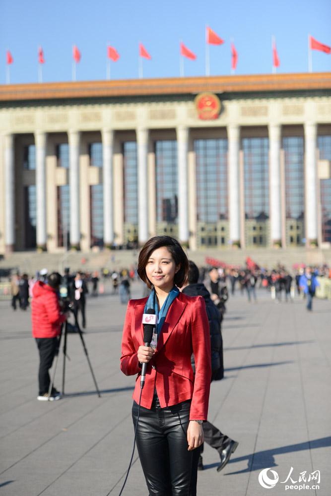 2014兩會(huì)花絮：兩會(huì)會(huì)場上的美女記者