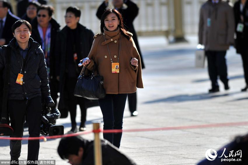 2014兩會(huì)花絮：兩會(huì)會(huì)場上的美女記者