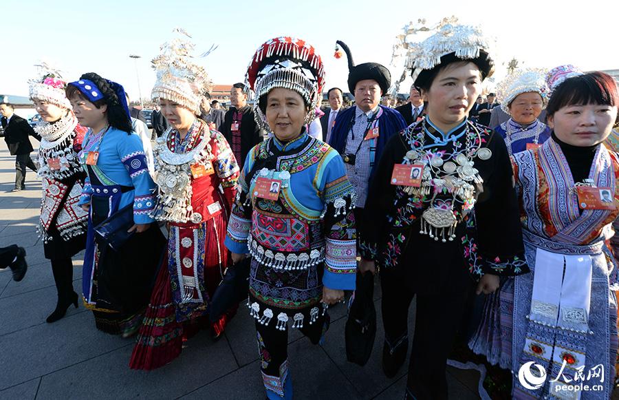 2014兩會：少數(shù)民族代表委員的特色帽飾