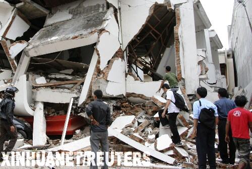 印尼7.9級地震估計(jì)已造成至少200人死亡