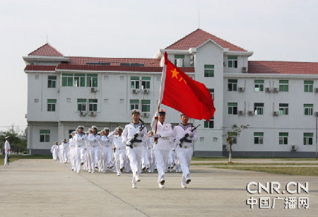 南海艦隊千余新兵接受檢閱