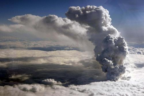 冰島火山灰來襲 英國所有機場關(guān)閉萬人滯留