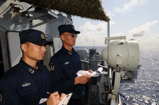 中韓海軍護(hù)航戰(zhàn)艦在亞丁灣舉行聯(lián)合演練(圖)