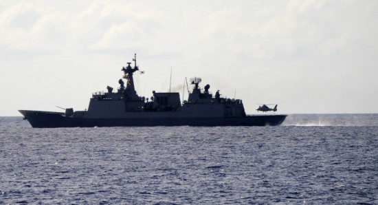 中韓海軍護航戰(zhàn)艦在亞丁灣舉行聯(lián)合演練(圖)