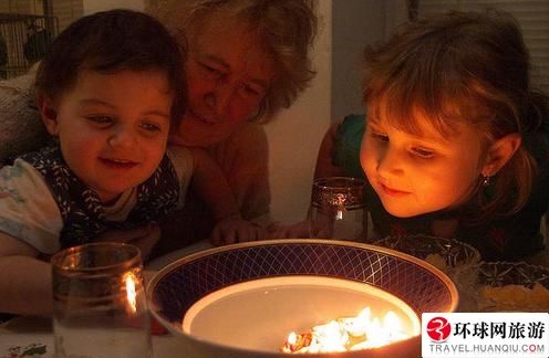 歡樂倒計(jì)時(shí) 各國千奇百怪的圣誕新年習(xí)俗