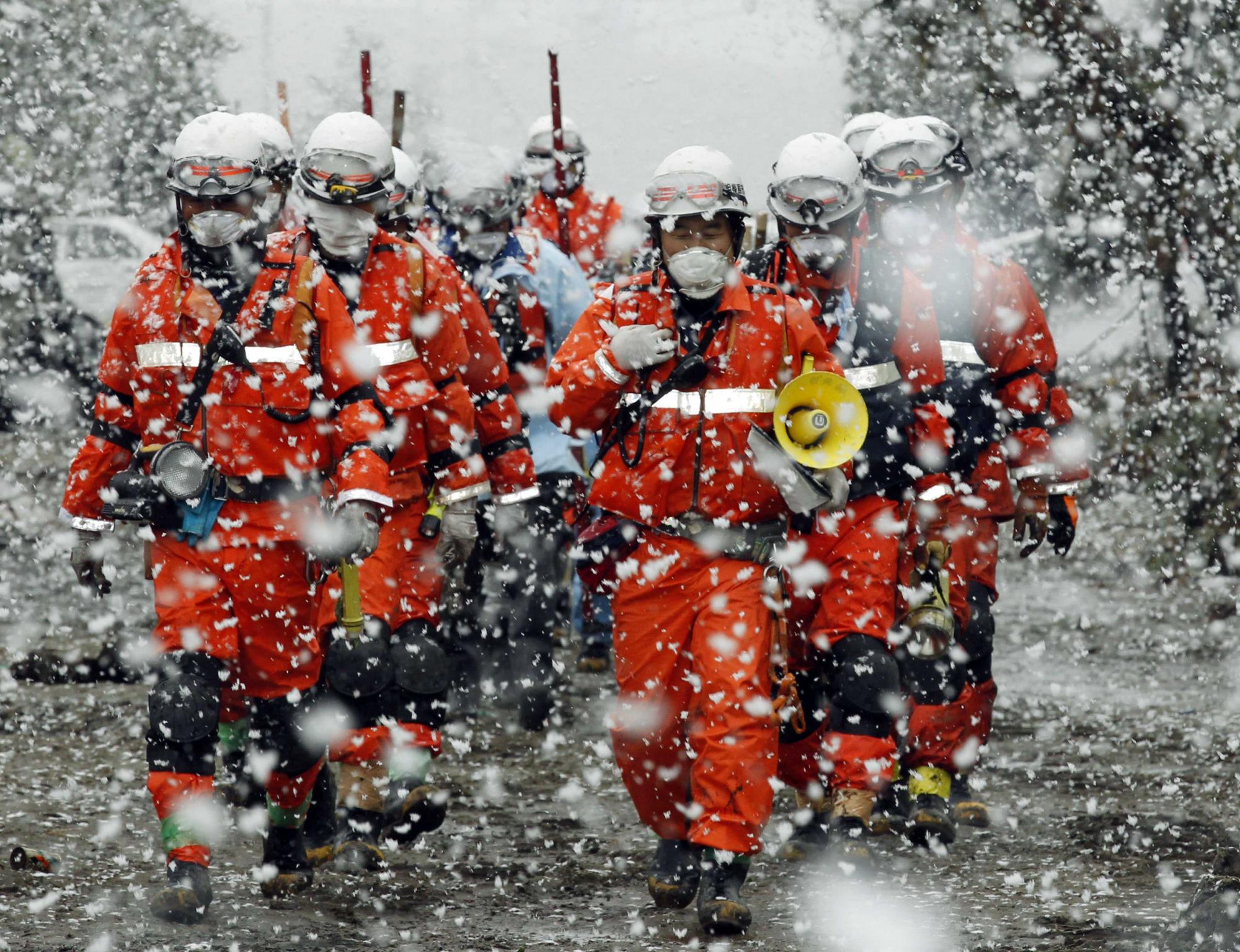 日本仙臺重災區(qū)降大雪 生活必需品供應緊張（圖集）