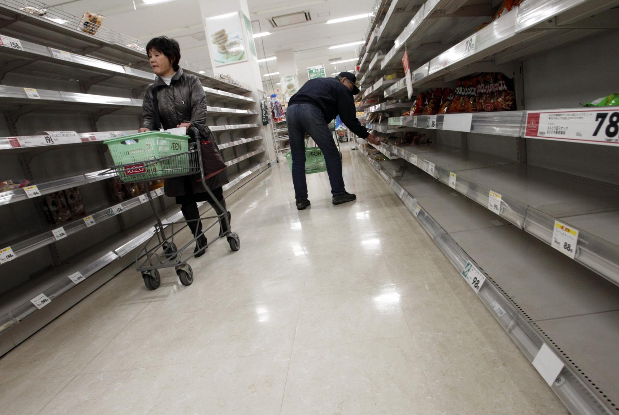日本仙臺重災區(qū)降大雪 生活必需品供應緊張（圖集）