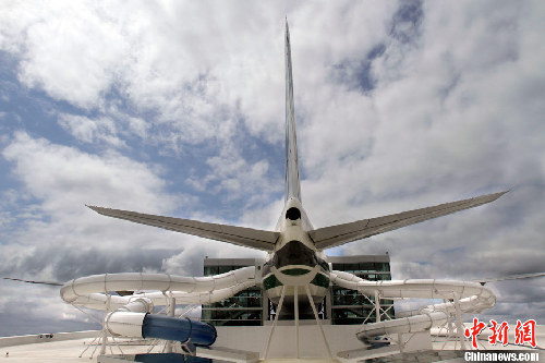 美國(guó)將波音747飛機(jī)改建成水上樂(lè)園