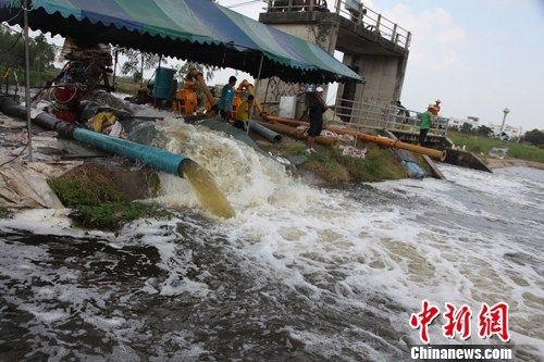 泰國洪災(zāi)已致320人死亡 曼谷北部居民隨時(shí)撤離