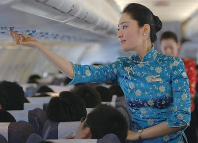 當(dāng)各地空姐遇到旗袍 誰最美？