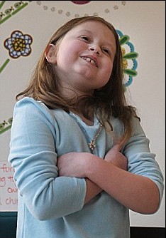 患罕見癌癥瀕死 美國9歲女孩一次移植6個(gè)器官重獲新生