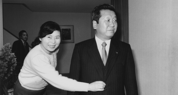 日本政治家小澤被爆離婚 前妻詳敘對(duì)方婚外情史