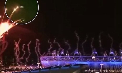 外星人造訪奧運(yùn)會(huì)開幕式？倫敦夜空驚現(xiàn)不明飛行物