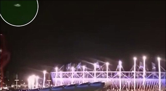 外星人也愛搶鏡頭? 倫敦奧運開幕式現(xiàn)場驚現(xiàn)不明飛行物