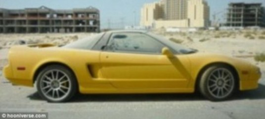 大批英國(guó)富人棄豪車(chē)逃離迪拜躲債 包括百萬(wàn)英鎊法拉利