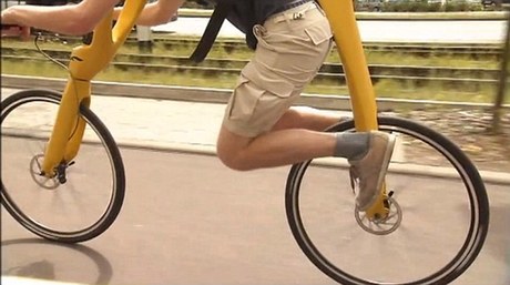 德國設計師發(fā)明新奇自行車 無踏板無車座