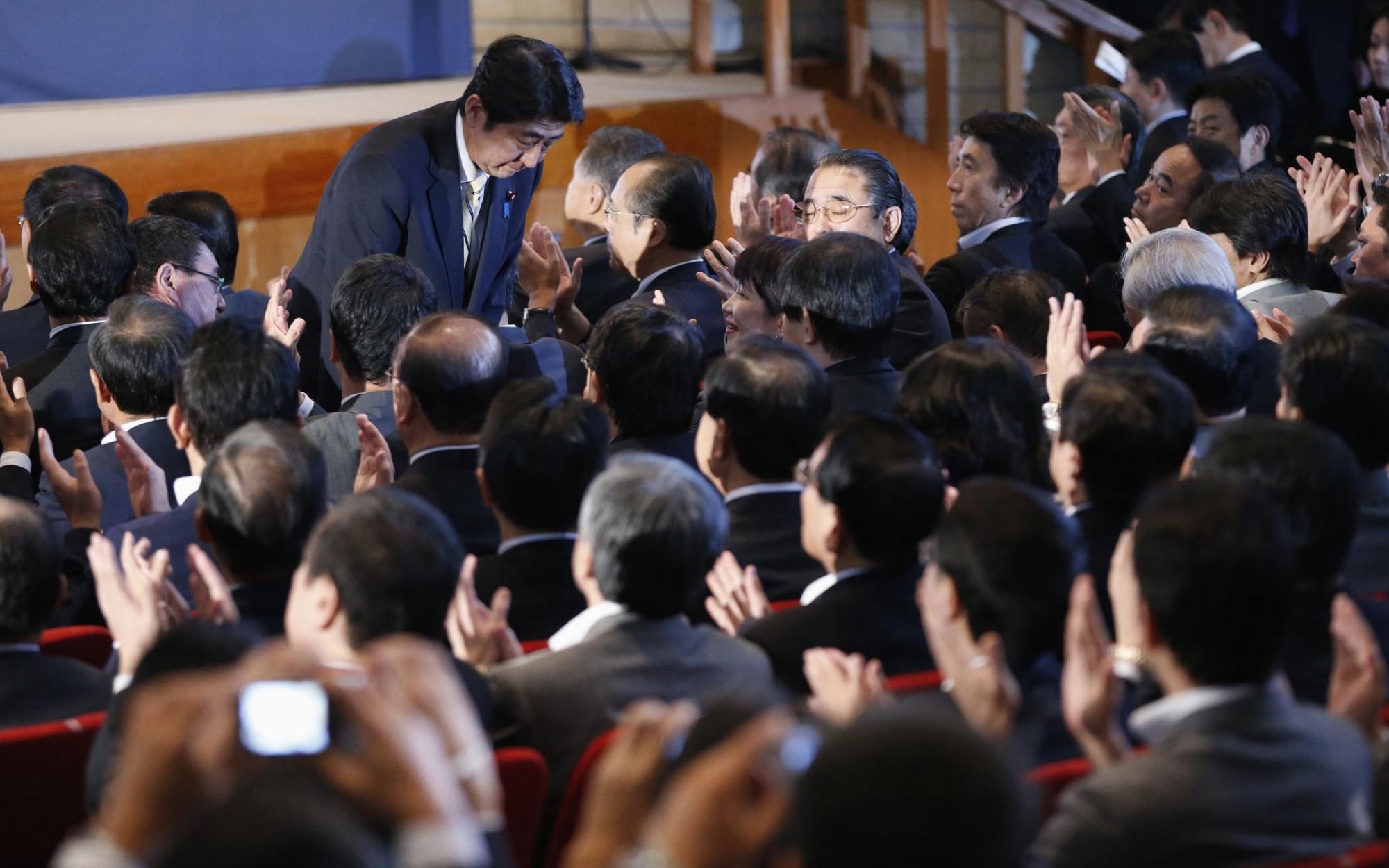 安倍晉三當(dāng)選日本自民黨總裁 領(lǐng)土爭端等問題對華強(qiáng)硬