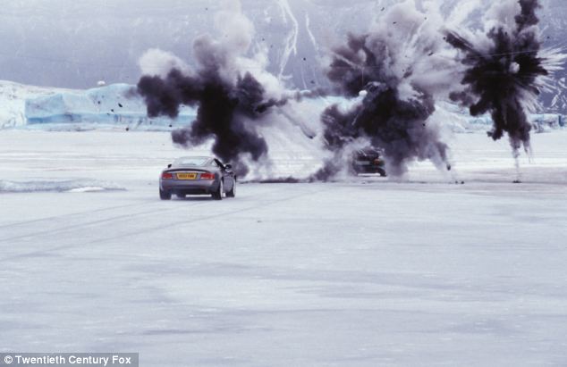 日本“透明汽車”技術(shù)助司機車內(nèi)觀外景 可避免倒車時發(fā)生慘劇