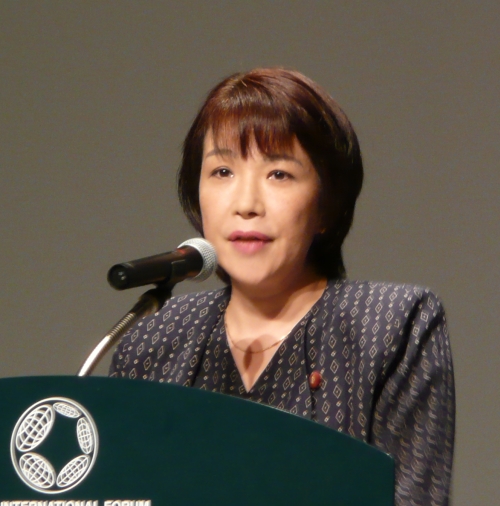 安倍正式出任日本新首相 女性任高級助手、新防衛(wèi)大臣對華強(qiáng)硬