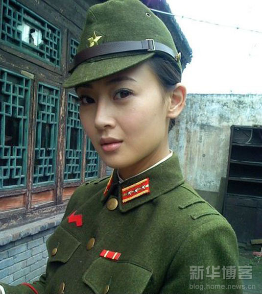 組圖：嬌柔女星軍裝照 誰最惹人愛？