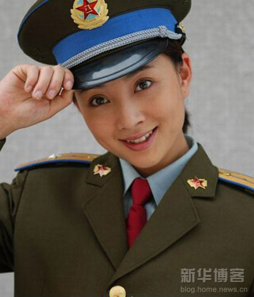 組圖：嬌柔女星軍裝照 誰最惹人愛？