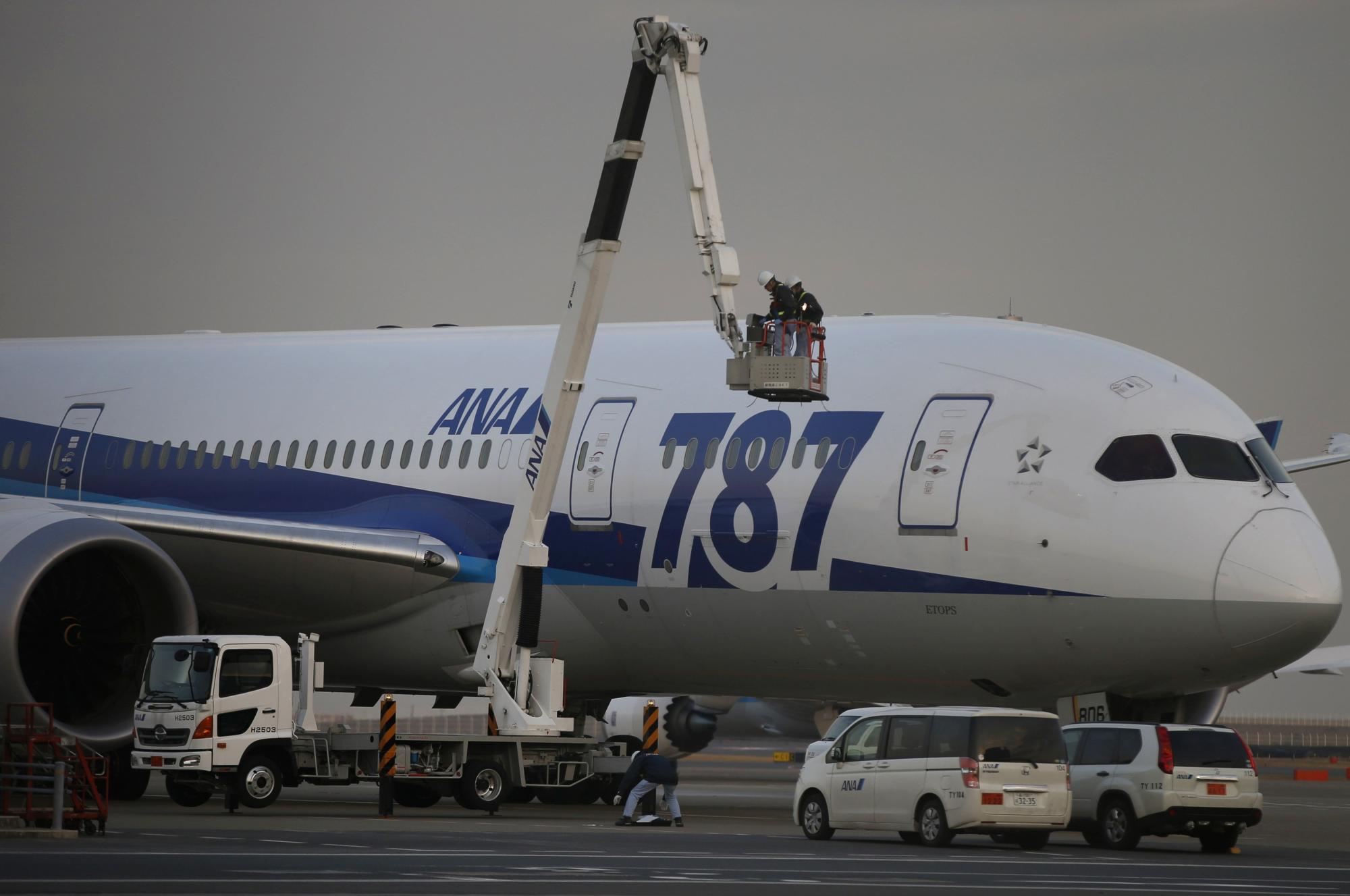 全日空一波音787飛機(jī)因遭遇故障緊急迫降 致5人受輕傷
