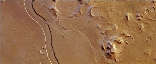 歐洲火星車發(fā)現(xiàn)火星“河道” 長1500千米寬7000米