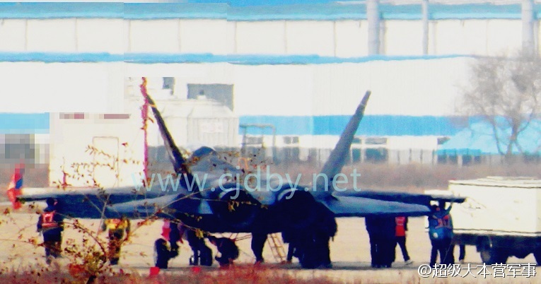 高清：國產殲-31戰(zhàn)機罕見后視角度照曝光