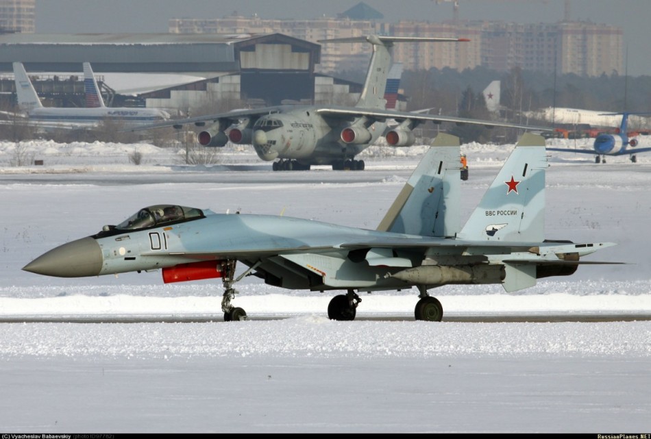 首見(jiàn)俄空軍蘇-35S滿(mǎn)外掛與T-50同場(chǎng)亮相