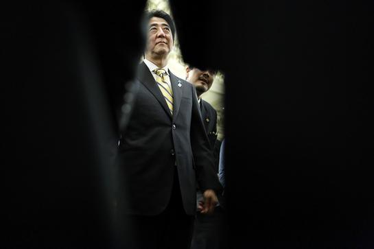 安倍與奧巴馬首次會晤 稱日美同盟已完全復(fù)活