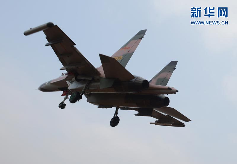 直擊廣空蘇30戰(zhàn)機空空對抗訓練