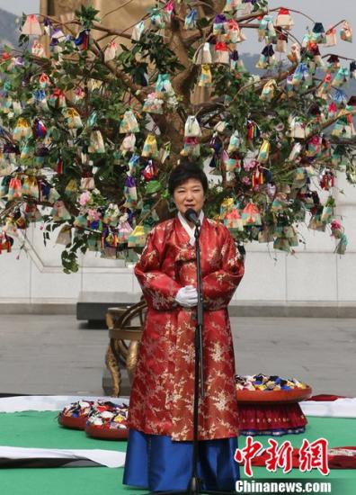 樸槿惠要開創(chuàng)新“漢江奇跡”將面臨哪些挑戰(zhàn)？