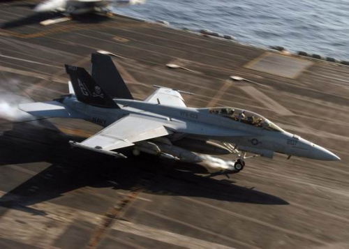 對(duì)比中美戰(zhàn)斗機(jī)：F/A-18E/F優(yōu)于殲-15