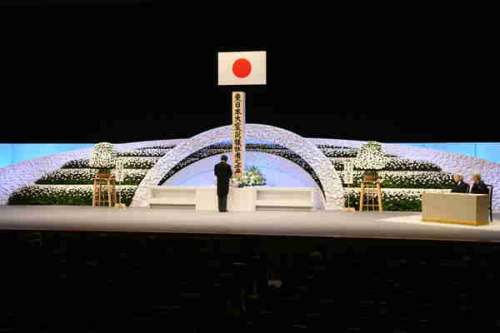東日本地震兩周年追悼會舉行 日本天皇夫婦參加
