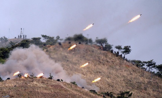 朝鮮開始大規(guī)模軍演 進(jìn)行實(shí)彈射擊演練