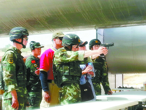武警“雪豹”突擊隊參加國際特種兵比武紀(jì)實