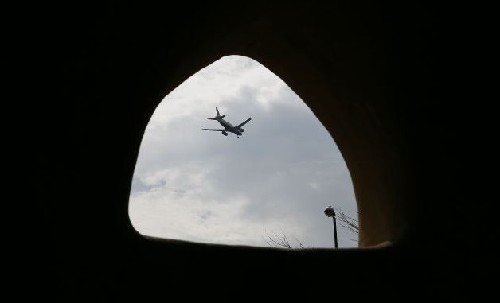 英國希斯羅機(jī)場附近小學(xué)建“穹廬” 阻隔噪音享寧靜