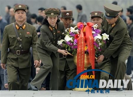 韓政府提議韓朝會談態(tài)度強硬 朝迎建軍81周年