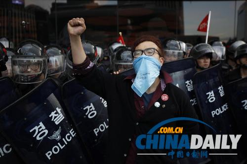 五一節(jié)亞洲多國勞動(dòng)者游行 要求加薪改善工作環(huán)境