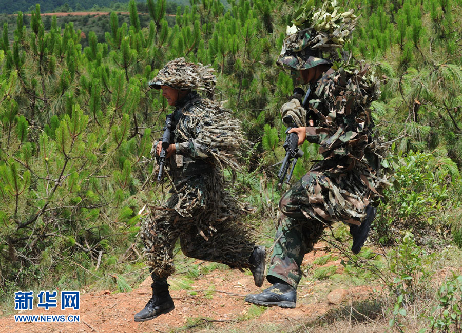 解放軍精英狙擊手集訓 演練山岳叢林地狙擊作戰(zhàn)