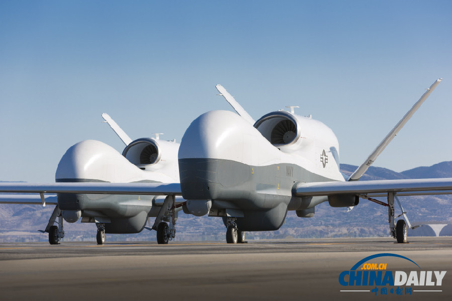 美國(guó)海軍型MQ-4C全球鷹無(wú)人偵察機(jī)成功首飛