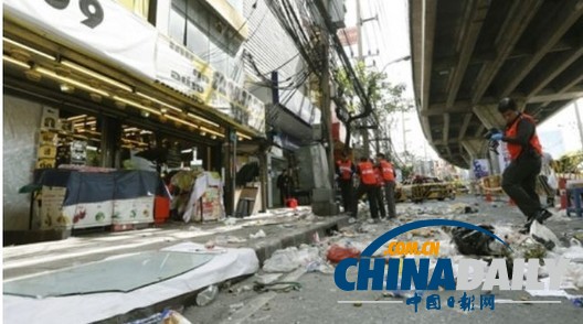 泰國曼谷鬧市區(qū)發(fā)生爆炸7人受傷 自制炸彈內(nèi)有鐵釘