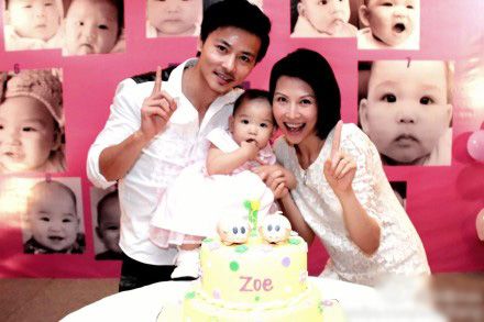 明星罕見(jiàn)全家福：周濤清新可人 吳尊全家俊男美女