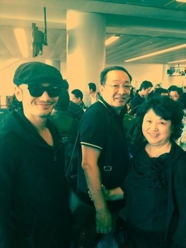 明星罕見(jiàn)全家福：周濤清新可人 吳尊全家俊男美女