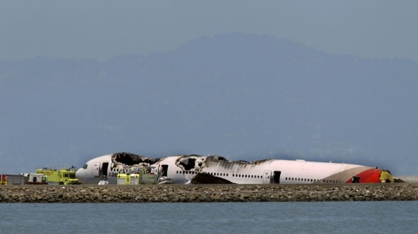 韓國客機(jī)墜毀致28名中國乘客受傷 10人較嚴(yán)重