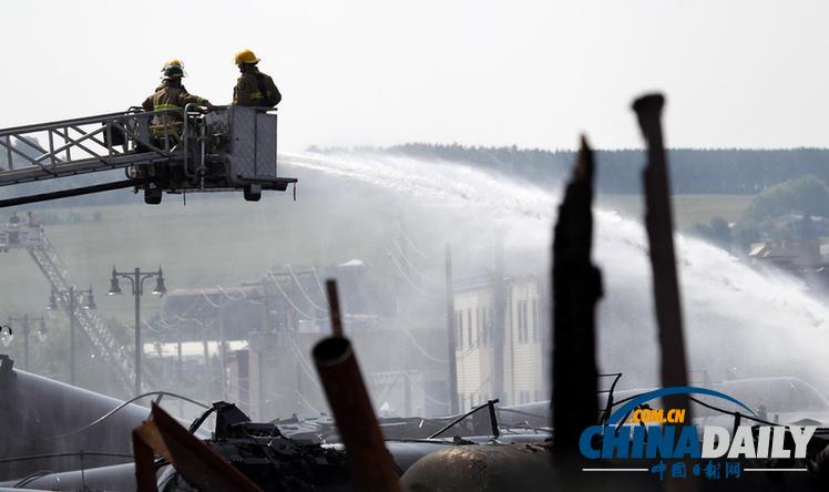 組圖：加拿大油罐列車出軌爆炸五死數(shù)十傷 總理赴現(xiàn)場(chǎng)