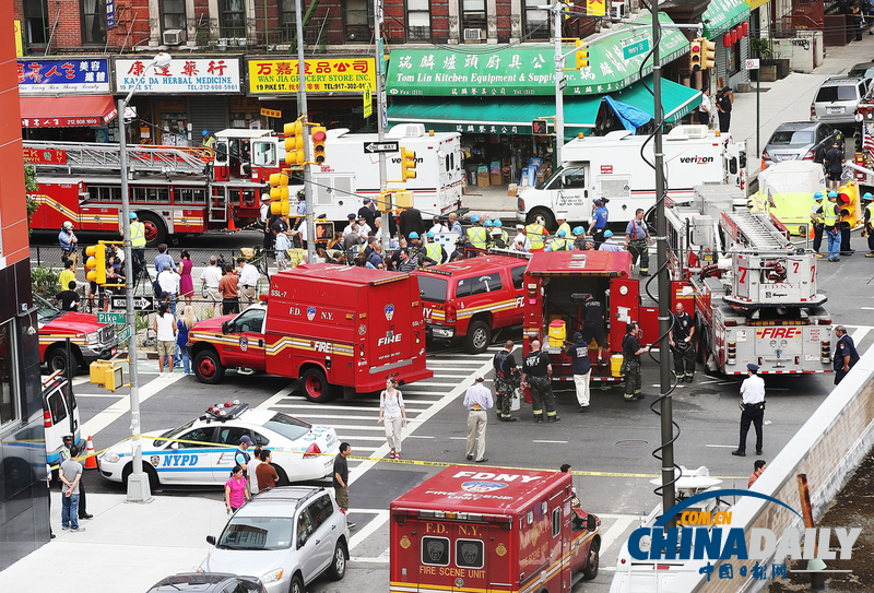 紐約唐人街華人商鋪區(qū)爆炸起火 十余人受傷