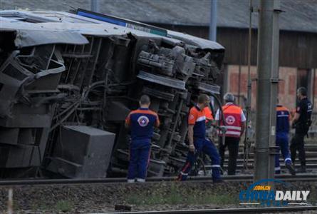 法國發(fā)生火車脫軌事故 6人死亡30人受傷