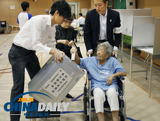 媒體調(diào)查稱(chēng)日本72%選民肯定安倍內(nèi)閣經(jīng)濟(jì)政策