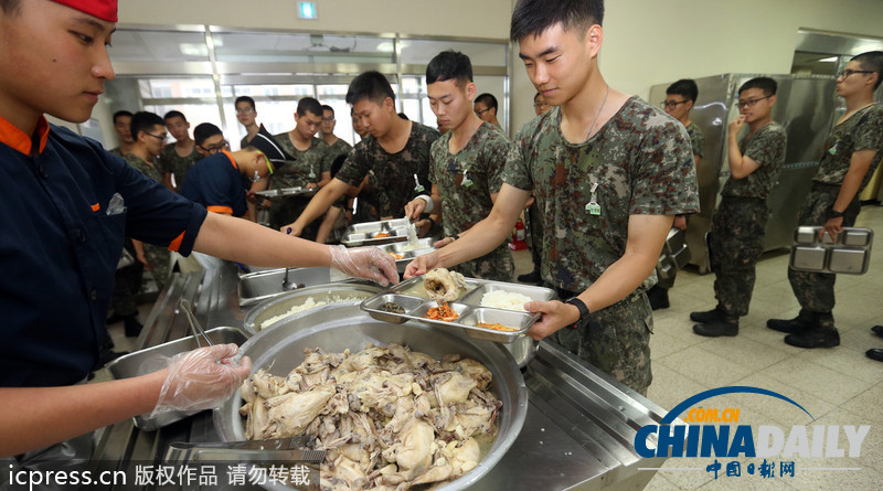 美味大補(bǔ)超幸福！韓國(guó)陸軍訓(xùn)練食譜加入鮑魚參雞湯